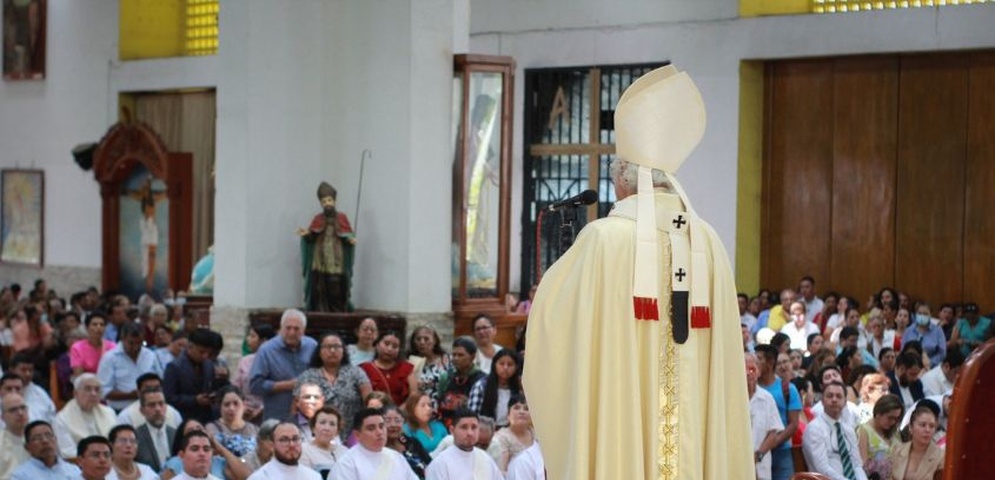 El régimen de Daniel Ortega y Rosario Murillo buscan ahogar financieramente a la iglesia, advierte Martha Patricia Molina, quien señala que con la nueva reforma tributaria las iglesias deberán empezar a pagar impuestos