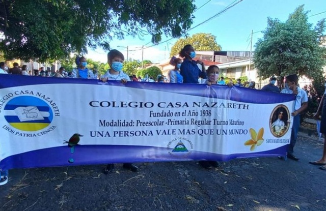 Según habitantes de la zona, este fin de semana una patrulla repleta de policías ingresó al centro, expulsó a las monjas que allí vivían y luego cerraron los portones. Los pobladores de la zona denunciaron que las instalaciones han sido ocupadas